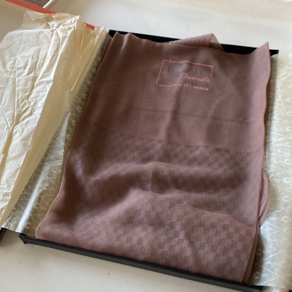 Vintage Bur-Mil Cameo Sheer Textured Thigh High Stocking’s Hosiery - Picture 2 of 13